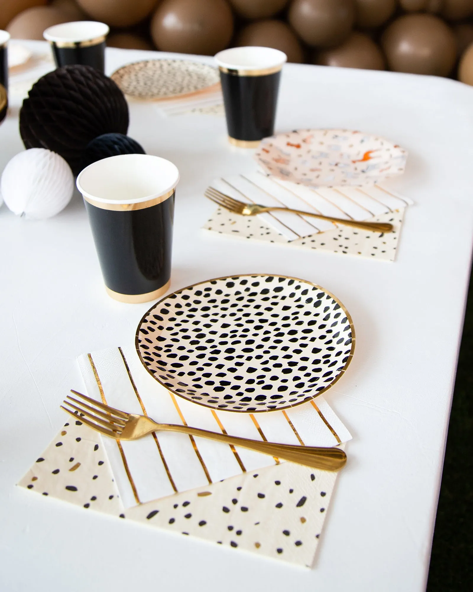 Black & Cream Dot Guest Towels 16ct