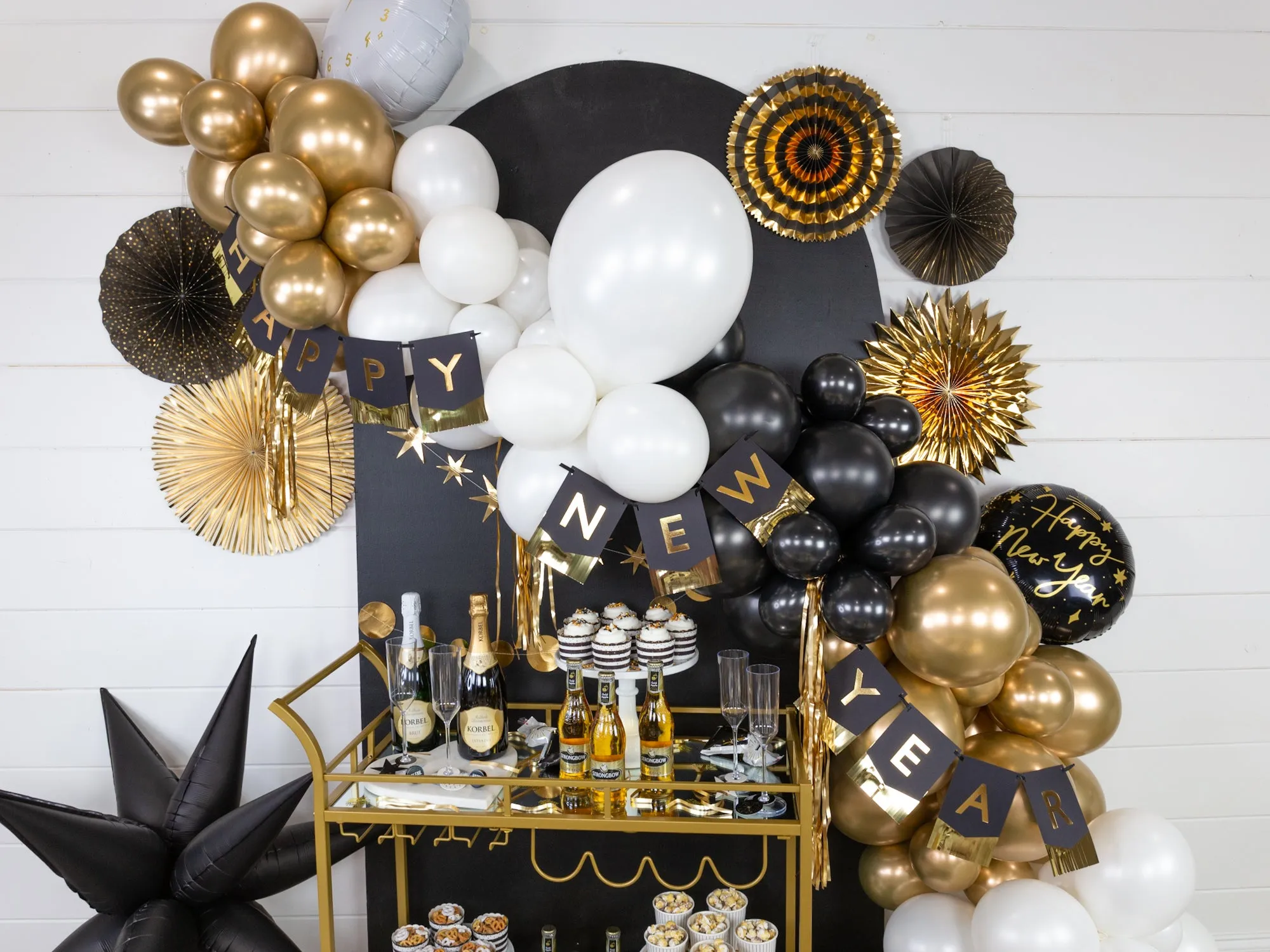 Black & Gold Happy New Year Fringe Banner 4.5ft