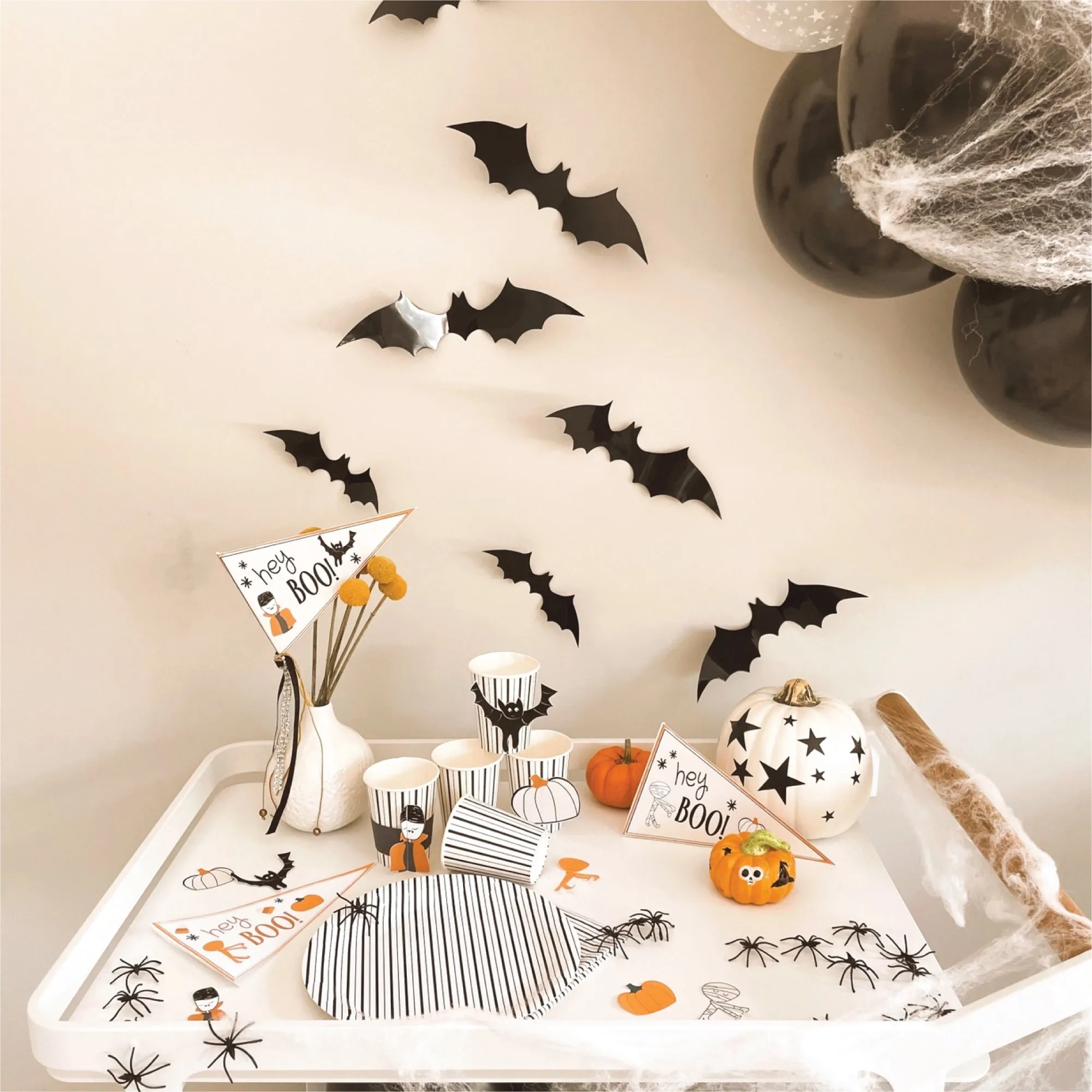 Black & White Fine Stripes Lunch Napkins 16ct