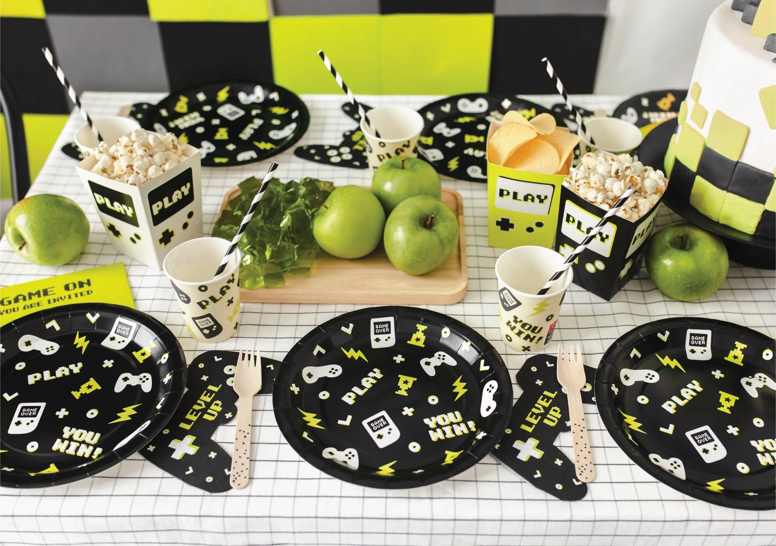 Black & White Grid Paper Table Cover