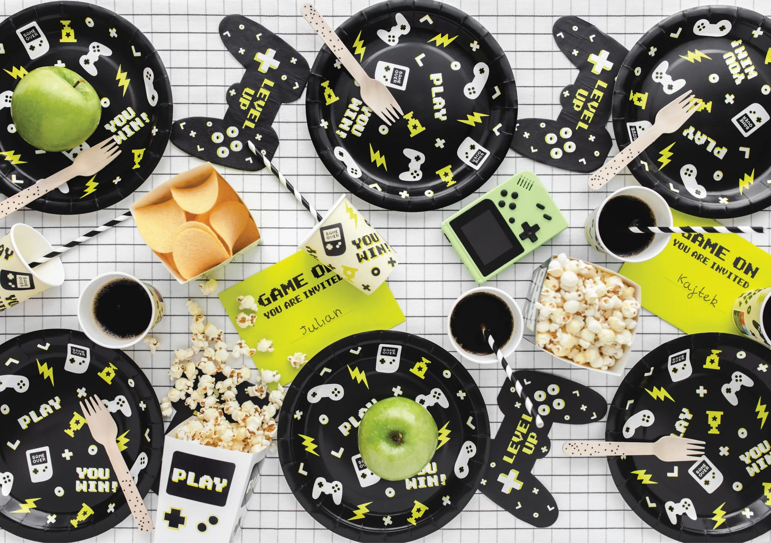 Black & White Grid Paper Table Cover