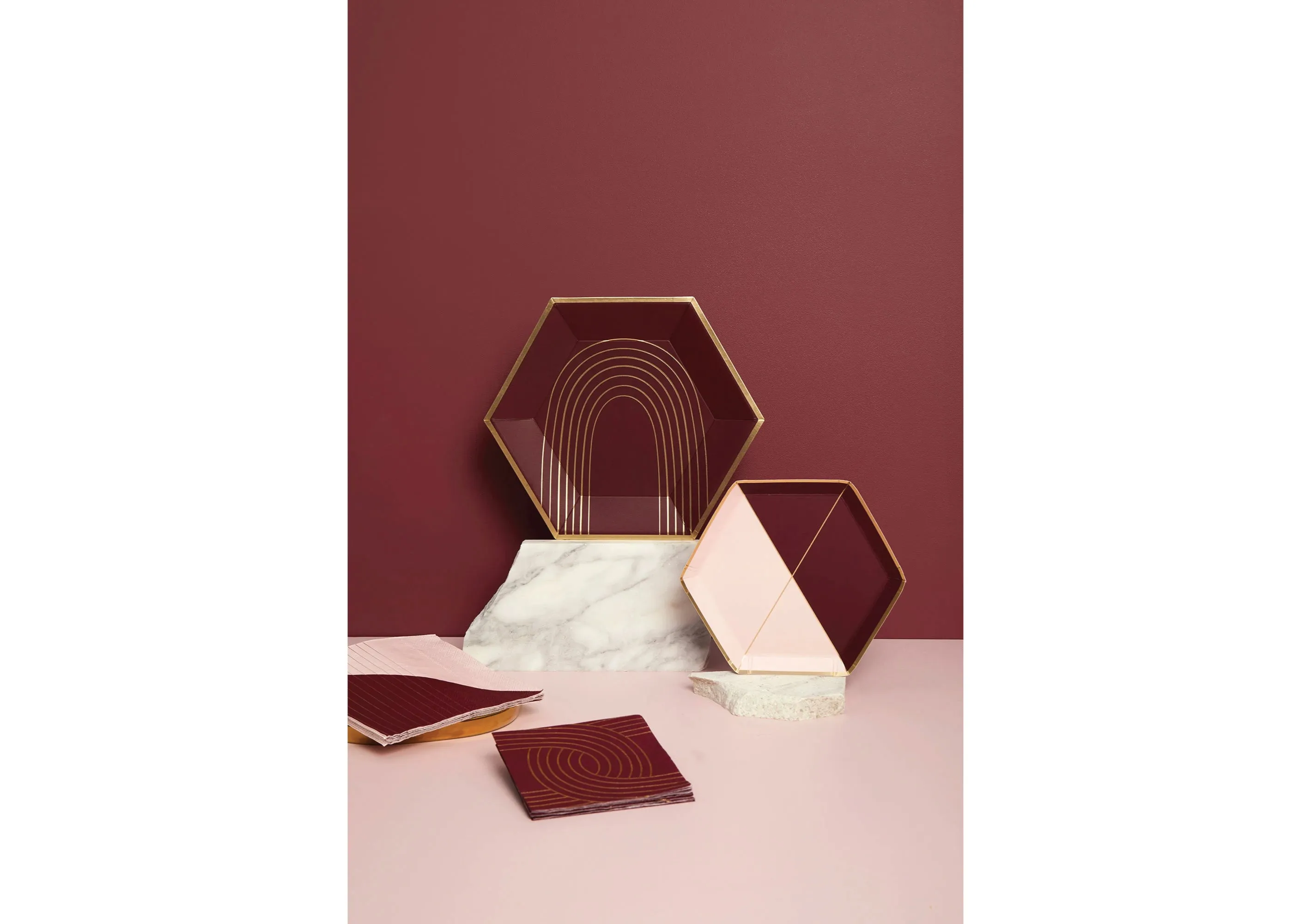 Bordeaux Berry Arch Lunch Plates 8ct