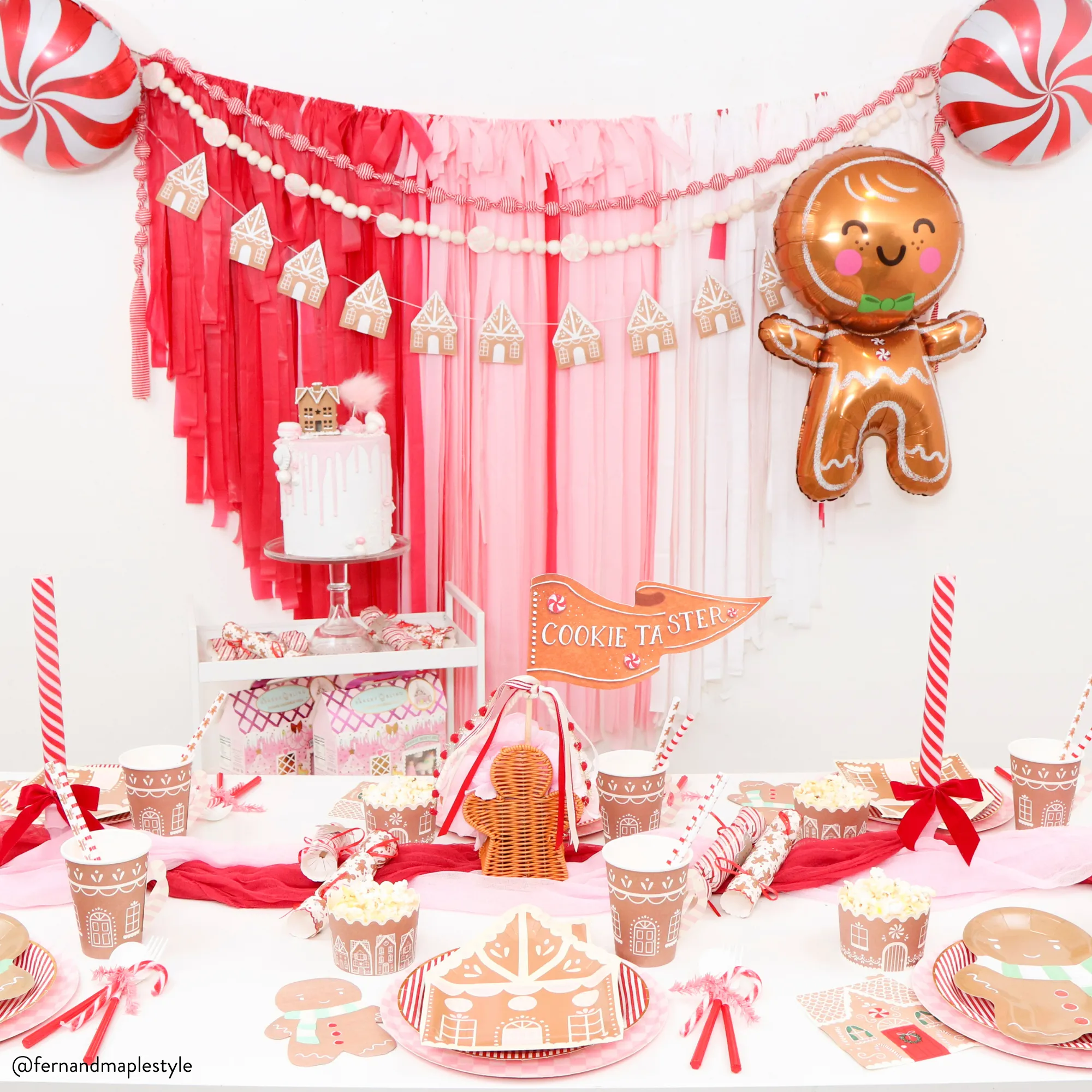 Cozy Gingerbread Man Lunch Napkins 24ct