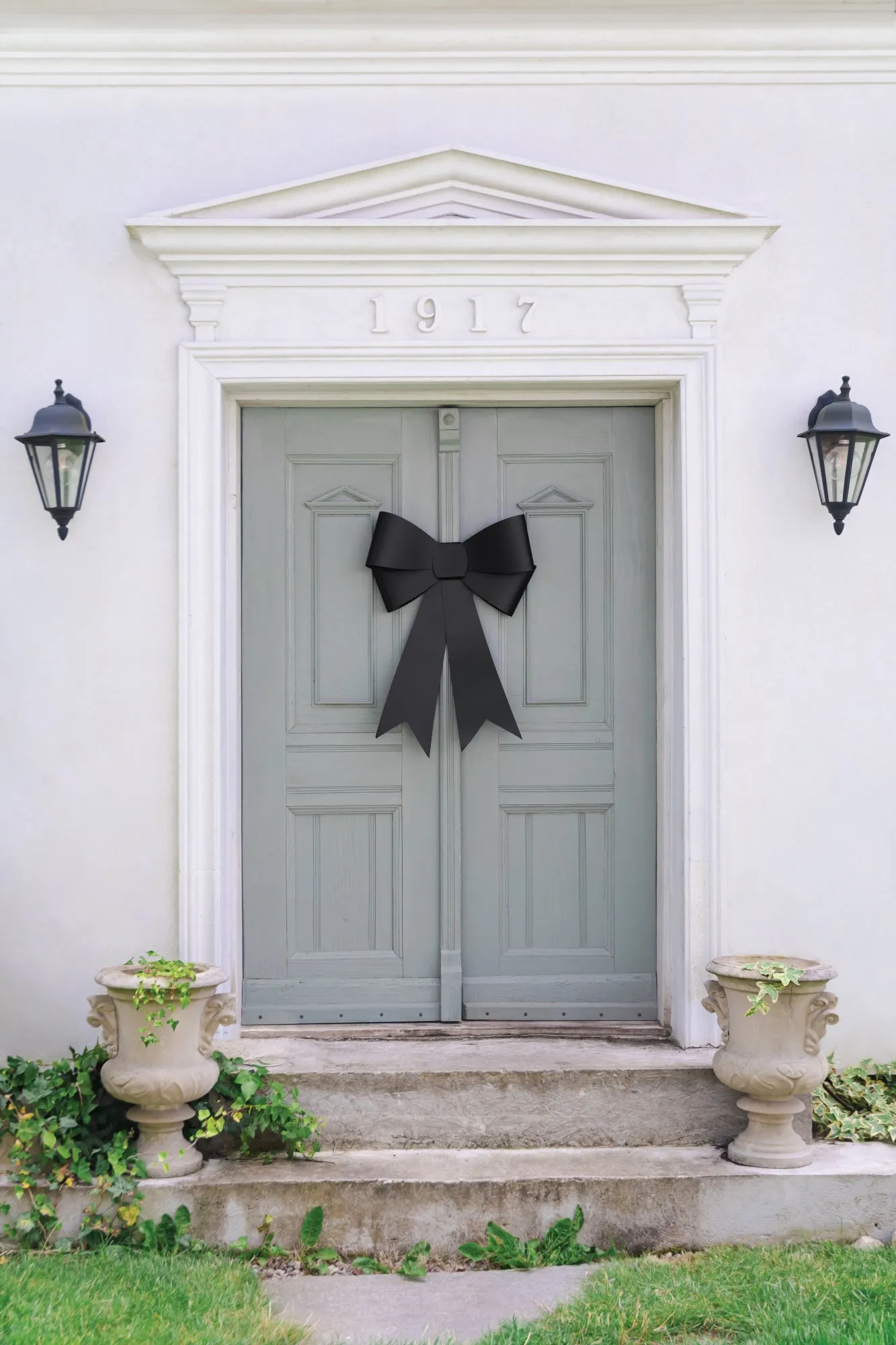 DIY Decorative Black Bow