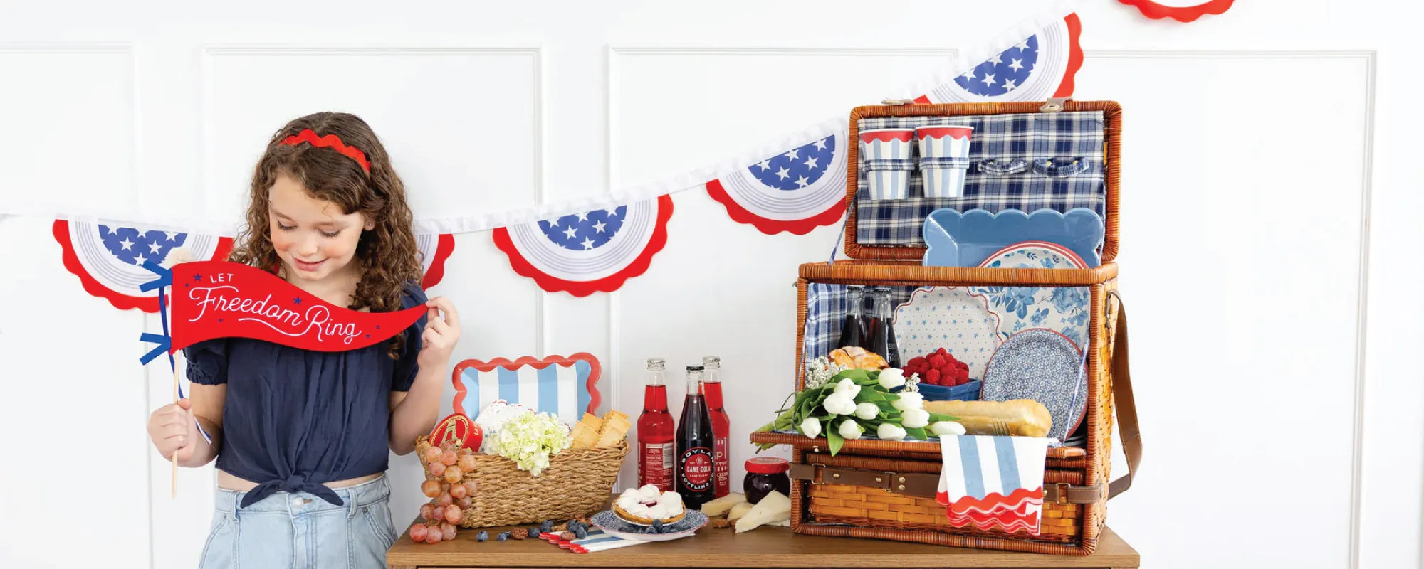 Hamptons Blue Stripes & Red Scalloped Lunch Plates 8ct