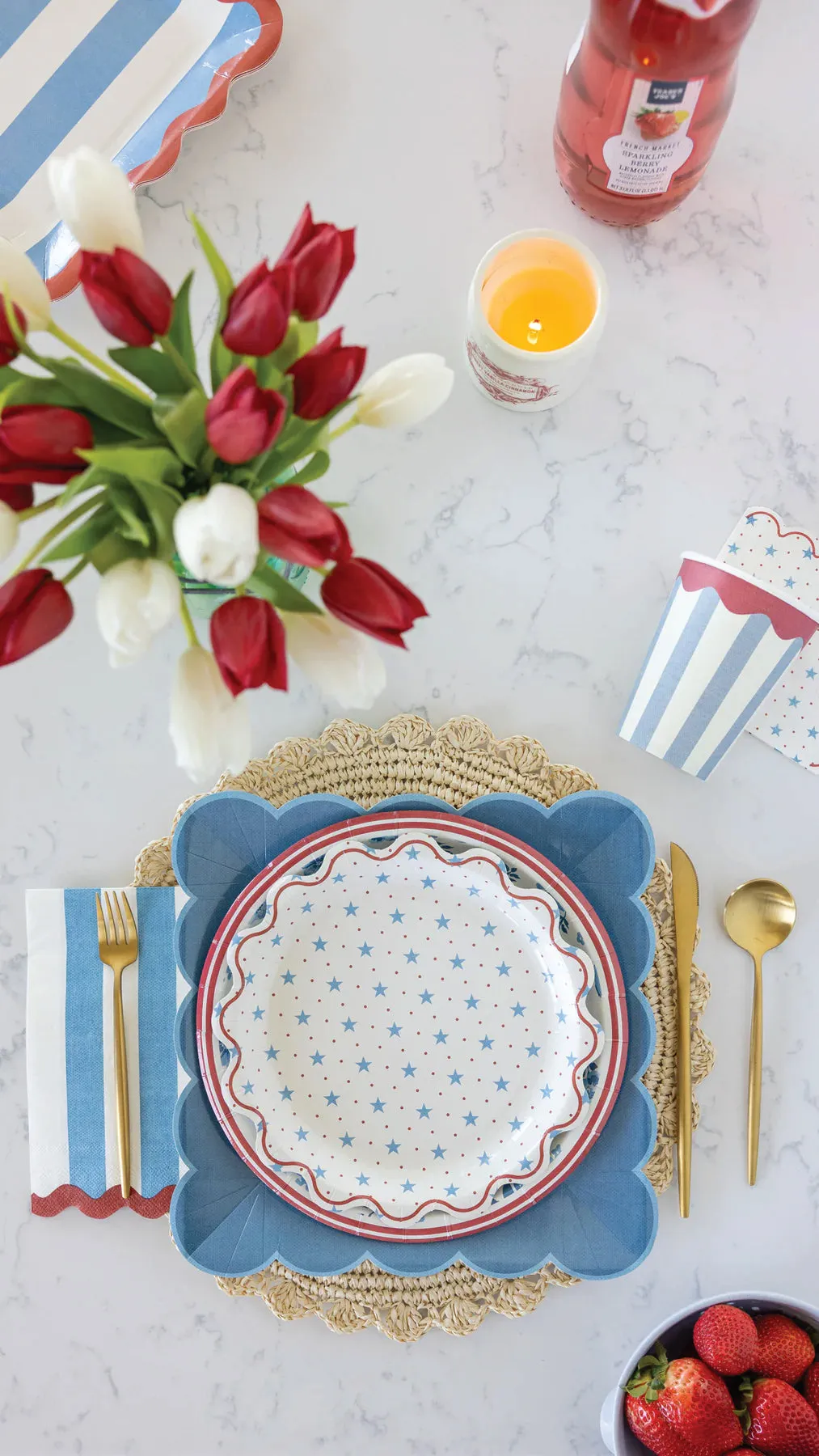 Hamptons Stars Scalloped Lunch Plates 8ct