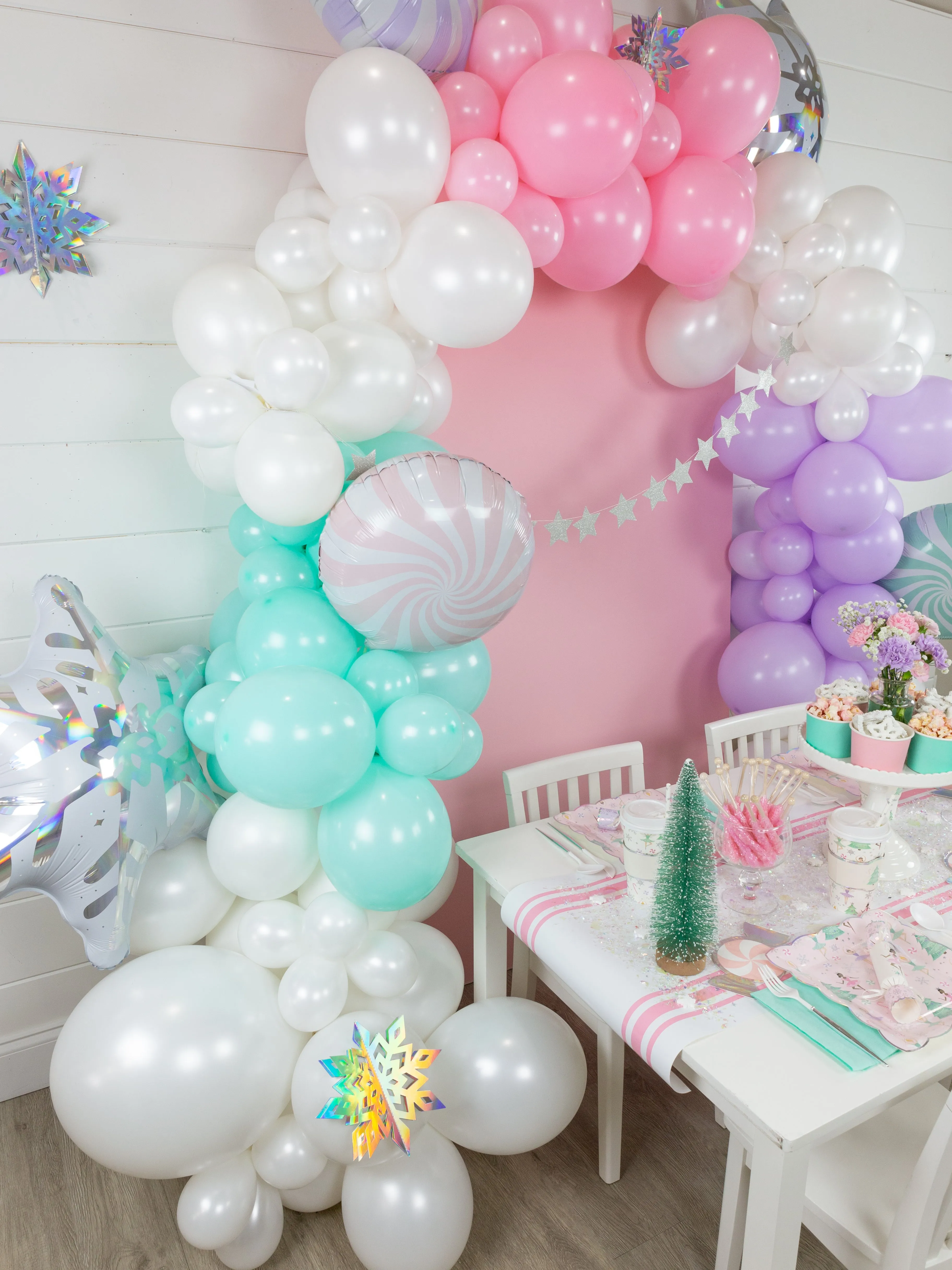 Holographic Snowflake Balloon 22in