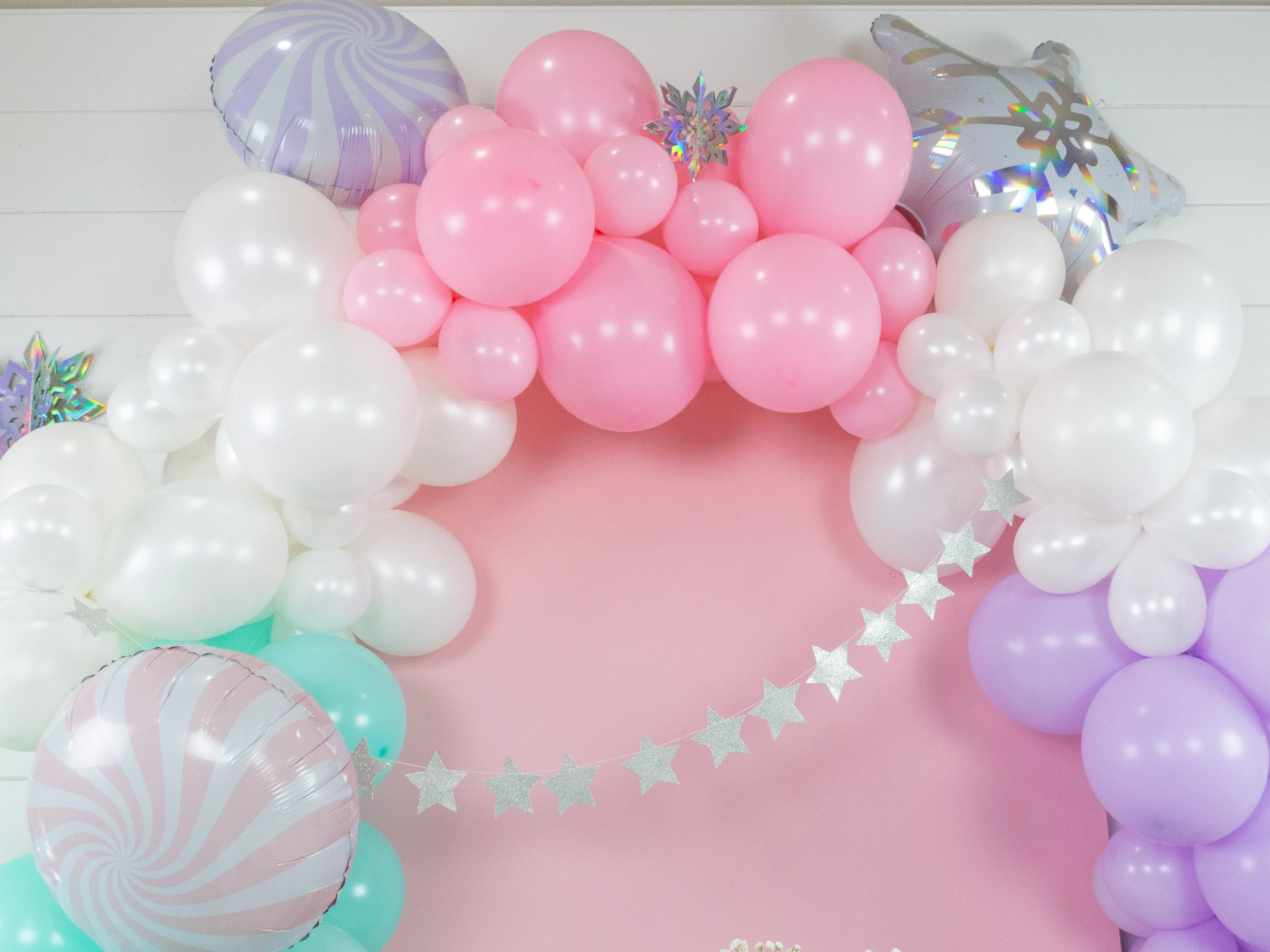 Holographic Snowflake Balloon 22in