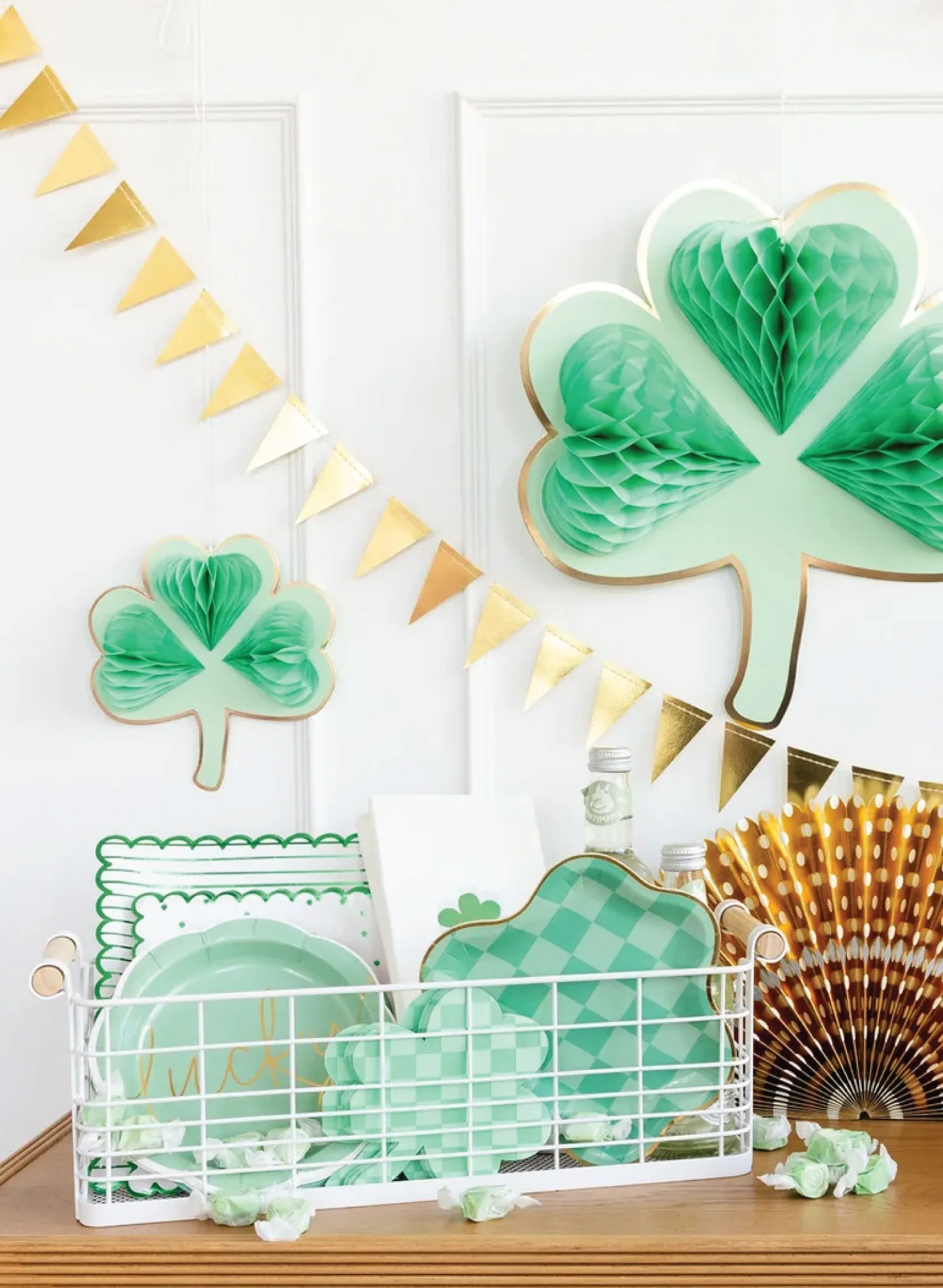 Honeycomb Shamrocks Hanging Decorations 3ct