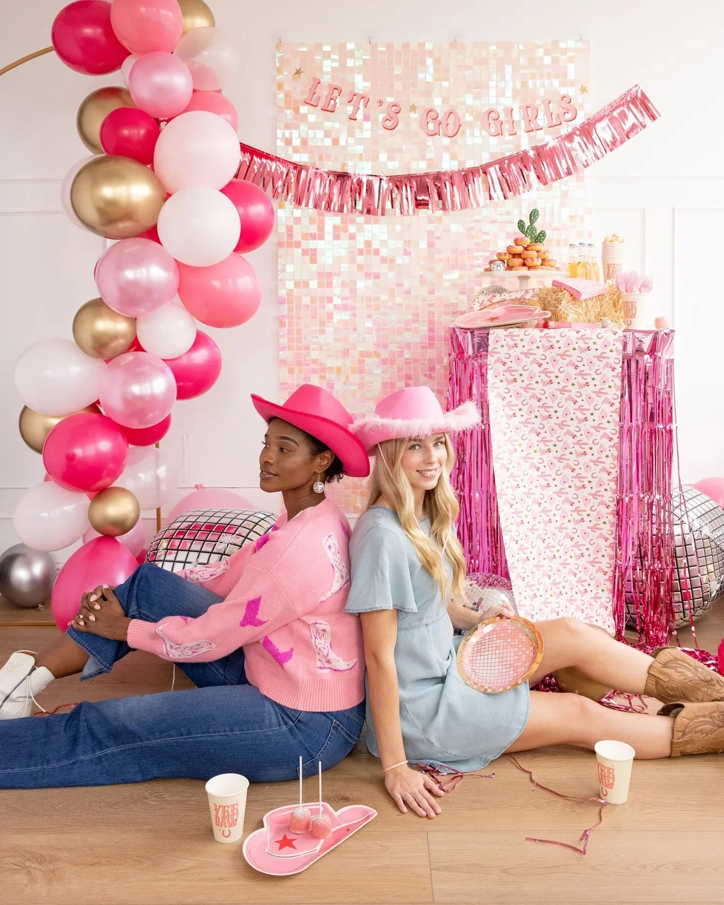 Let's Go Girls Banner Set