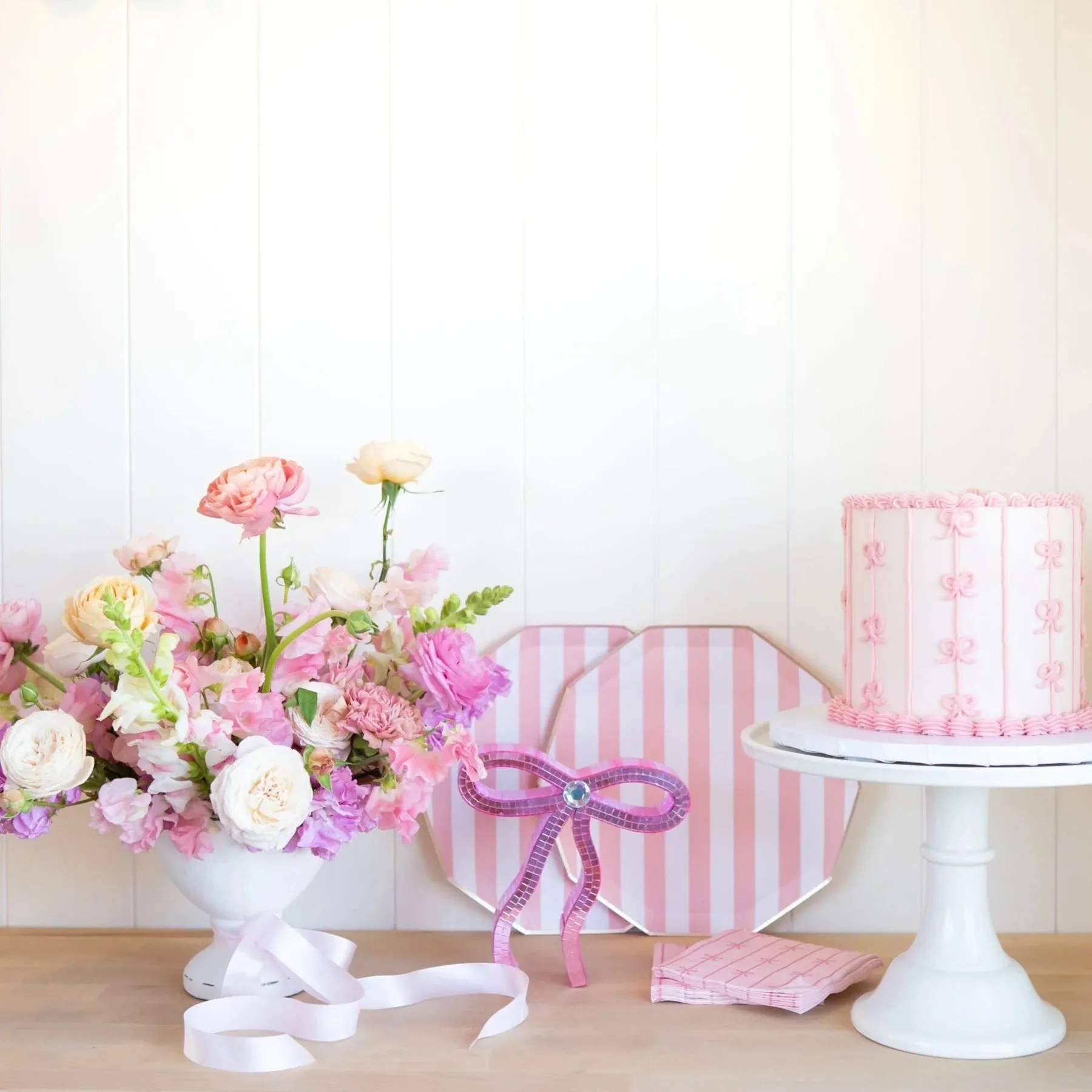 Light Pink Cabana Striped Dinner Plates 8ct