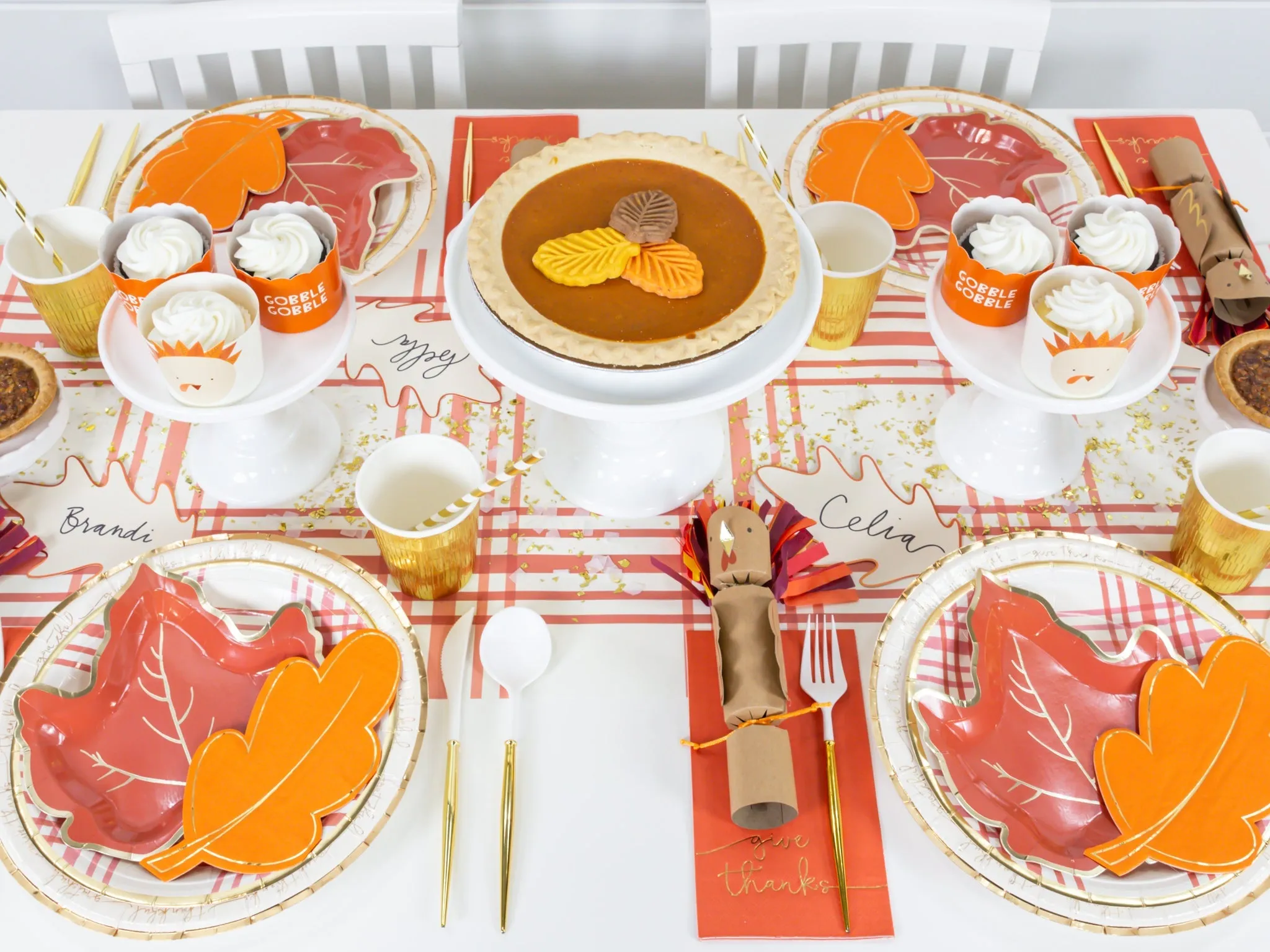 Maple Leaf Shaped Plates 8ct