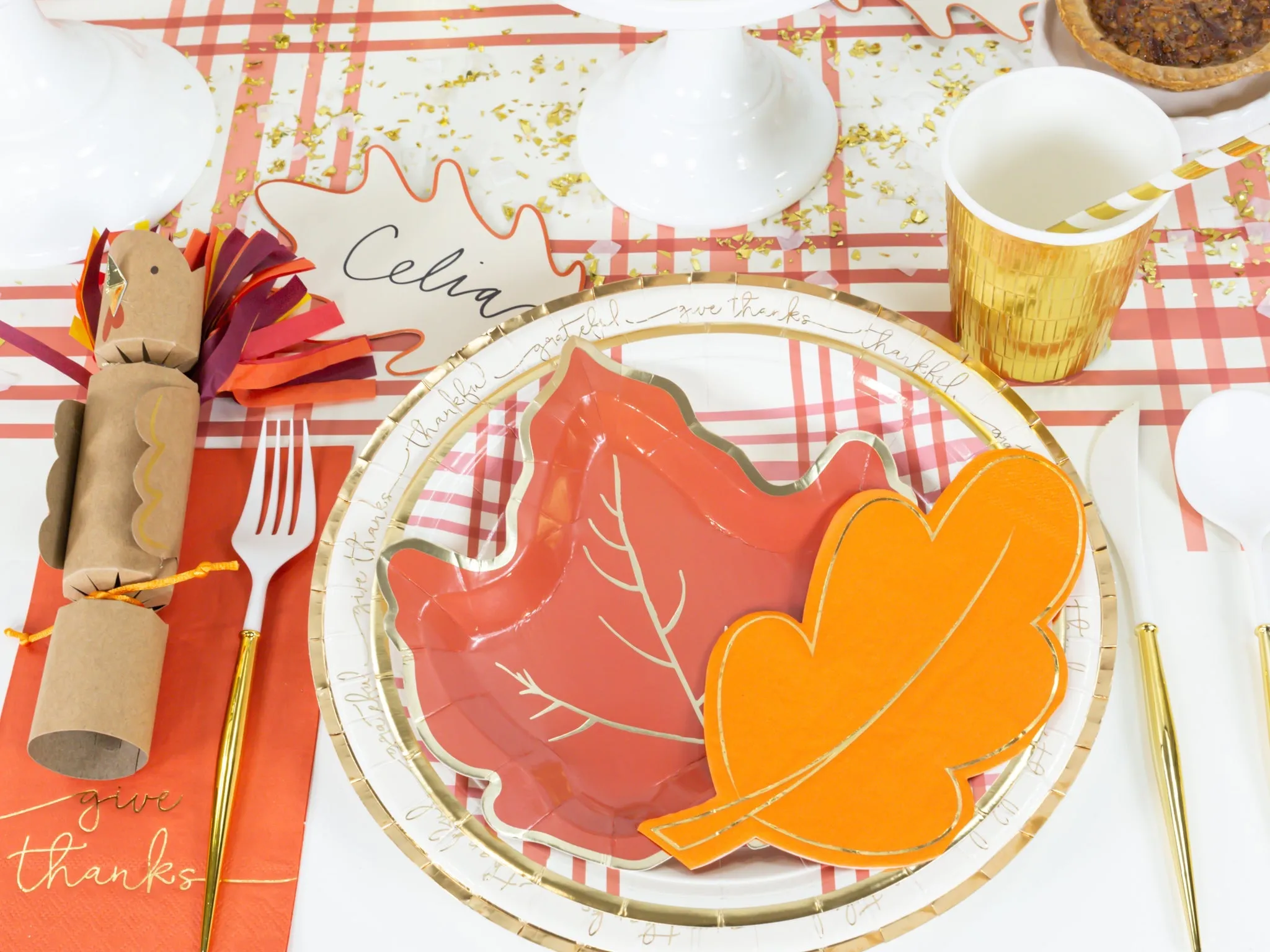 Maple Leaf Shaped Plates 8ct