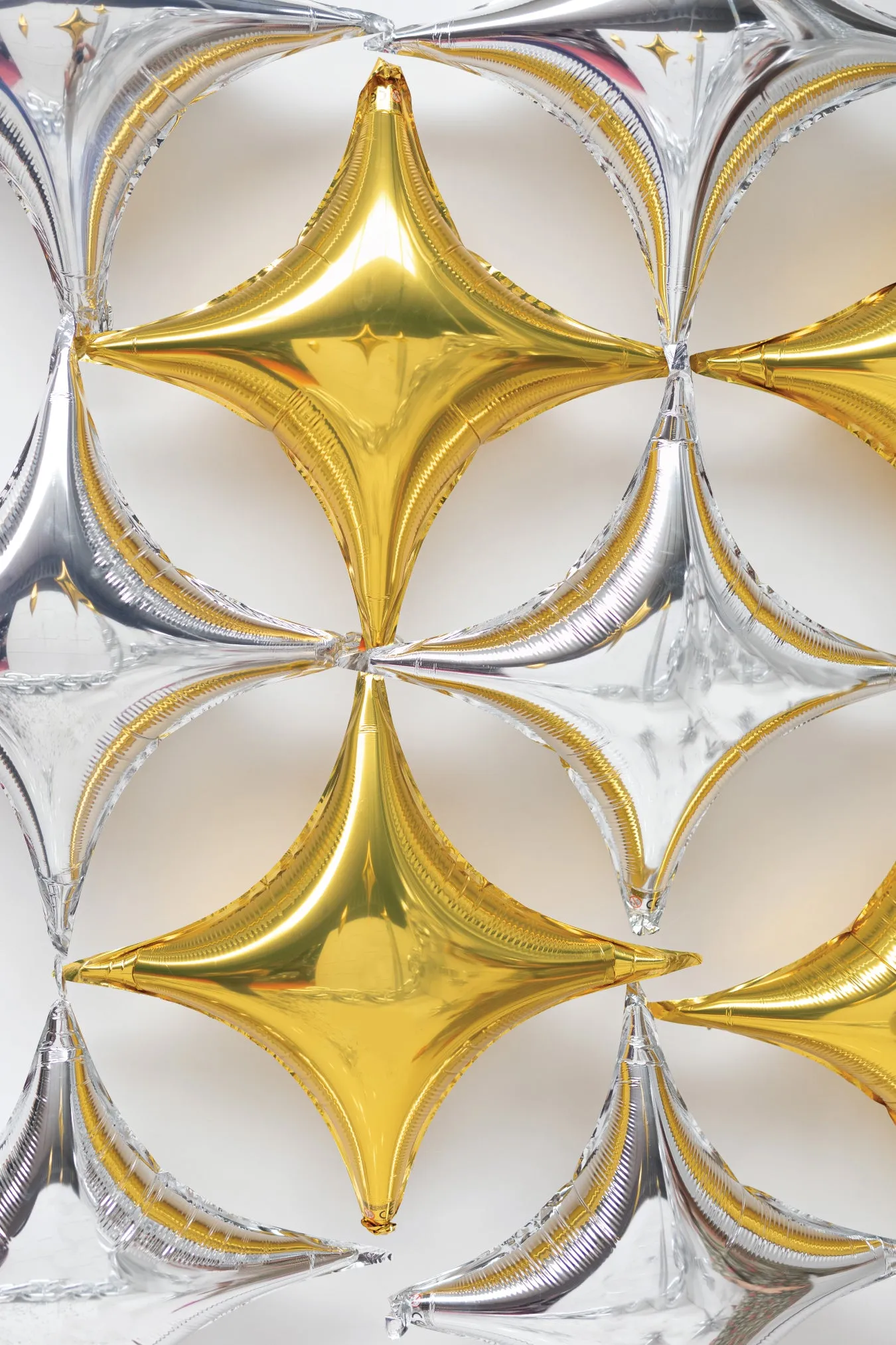 Metallic Gold Starpoint Balloon 16.5in