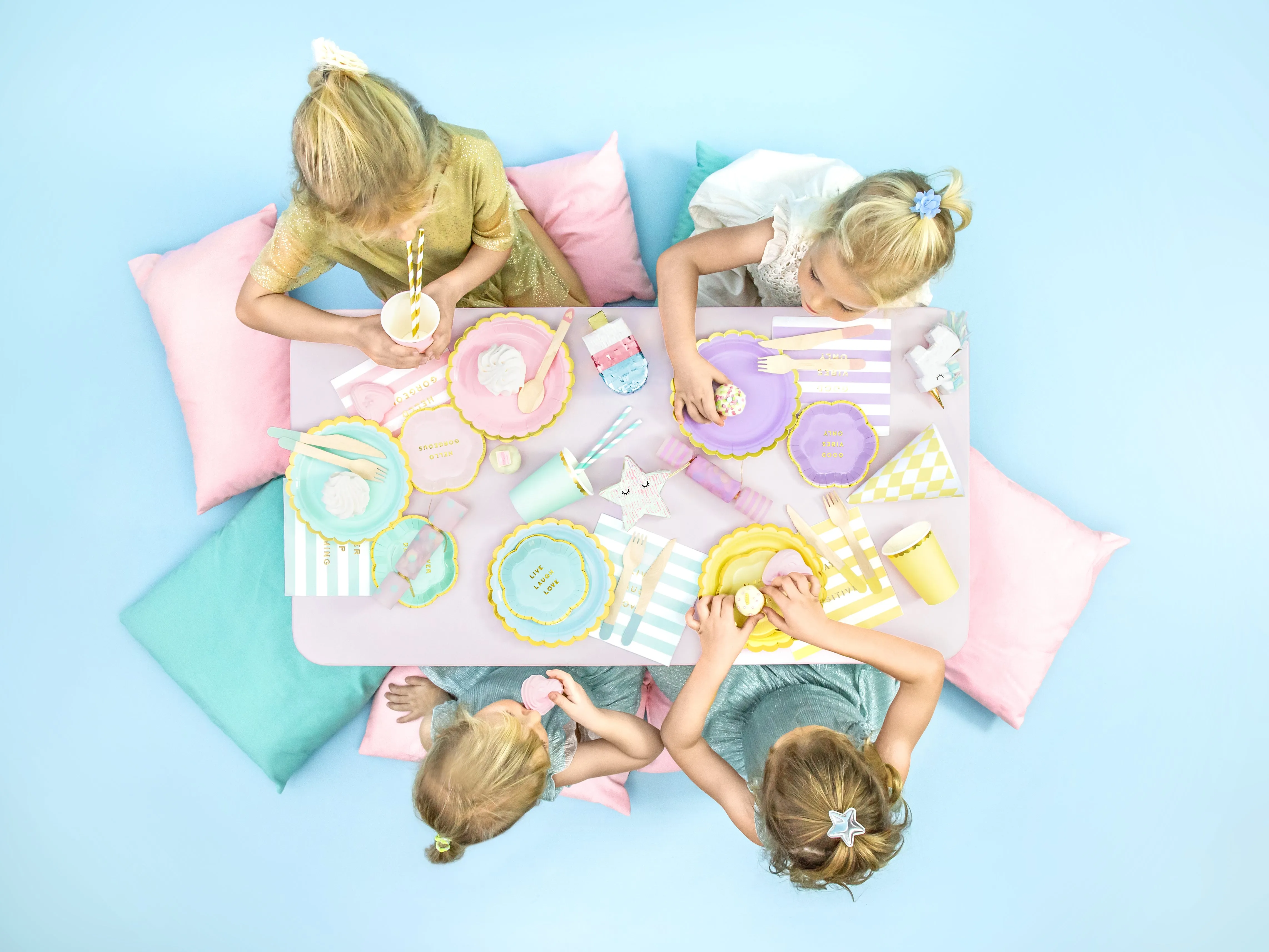 Mini Iridescent Star Piata Party Favor