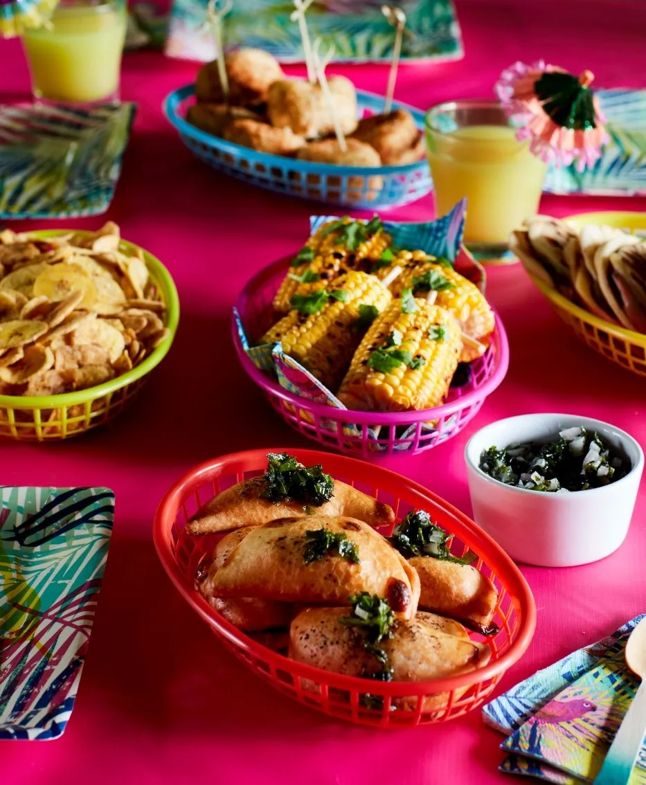 Multicolored Food Baskets 6ct
