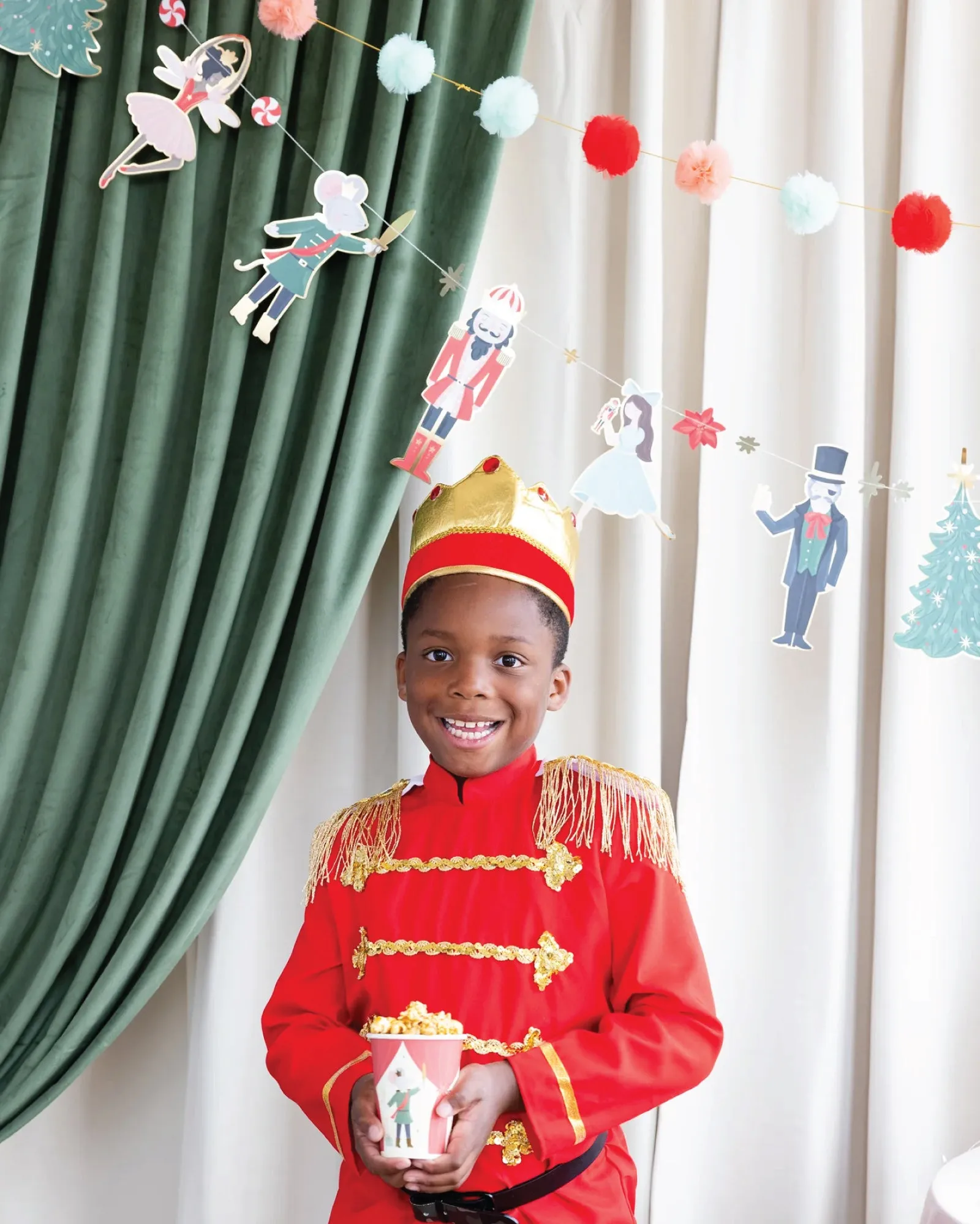 Nutcracker Paper Cups 8ct