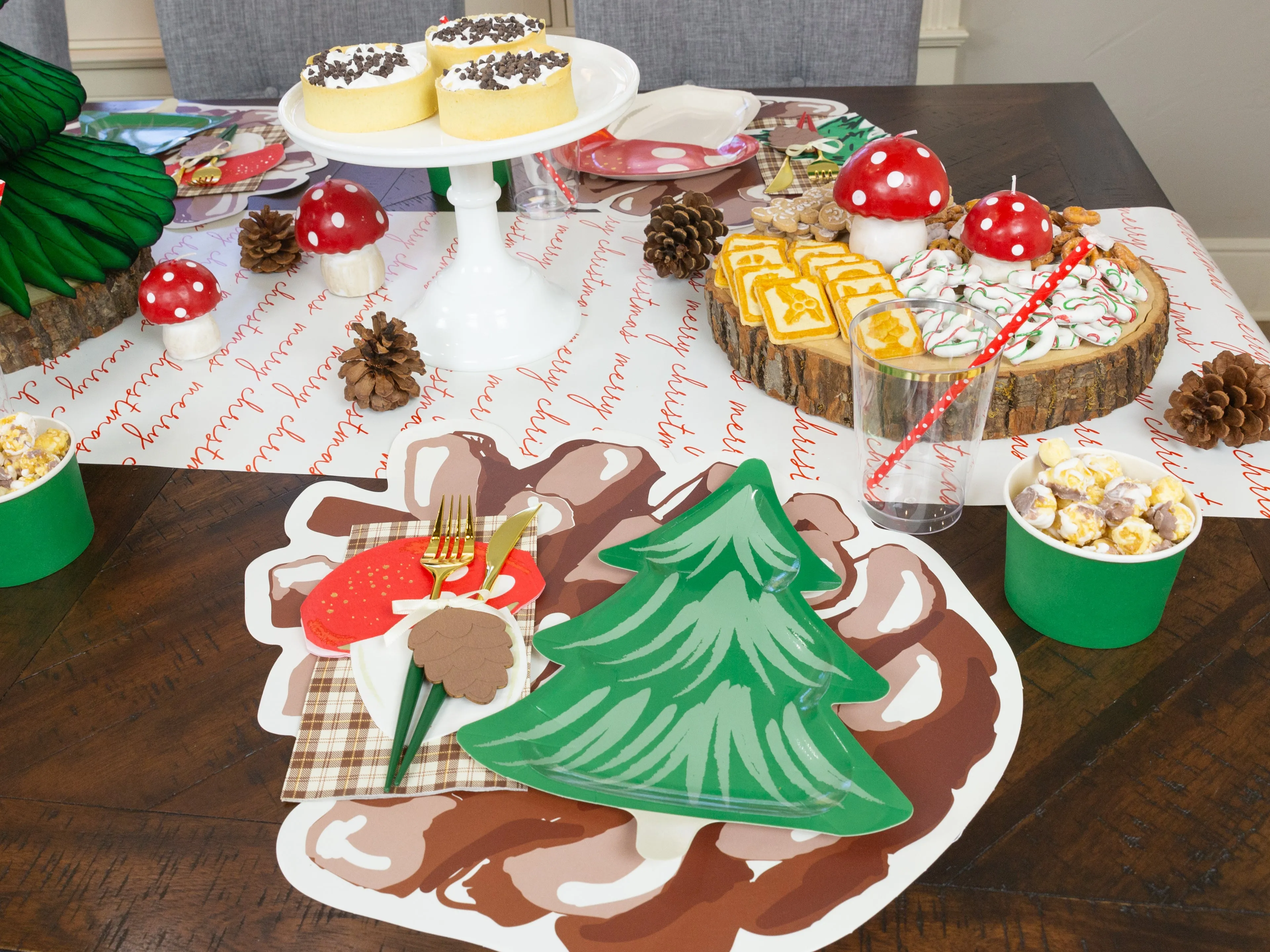 Pine Tree Lunch Plates 8ct
