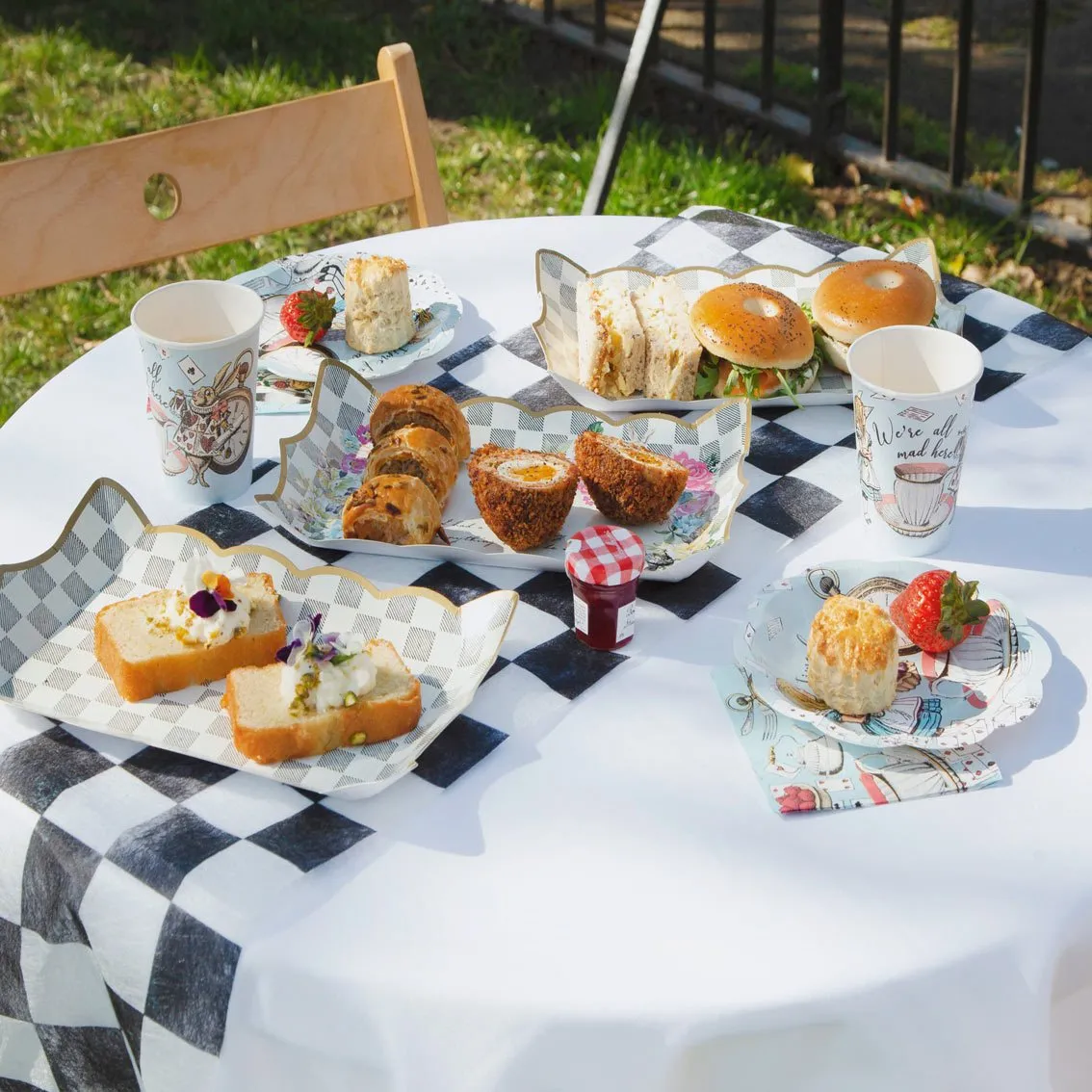 Rectangular Alice in Wonderland Platters 4ct