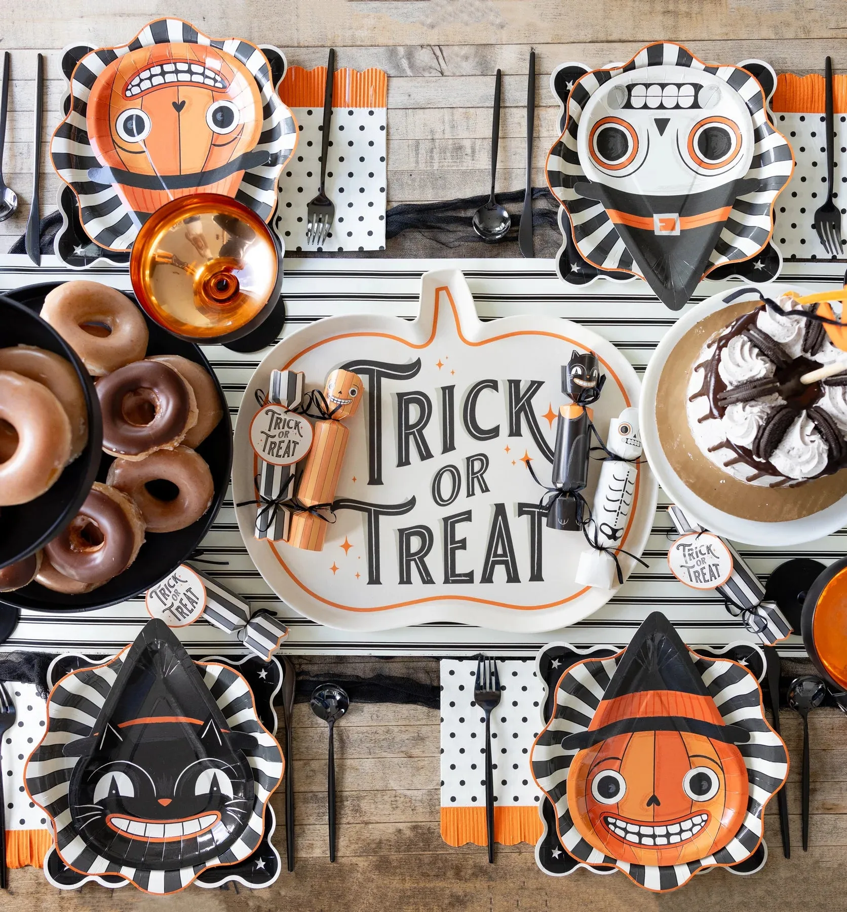 Vintage Halloween Character Party Crackers 12ct