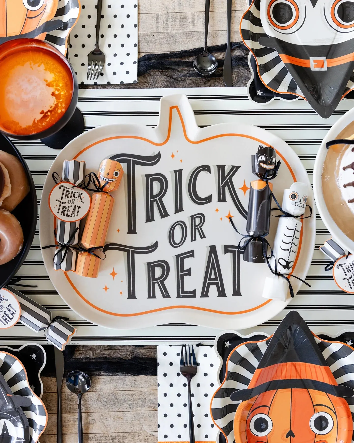 Vintage Halloween Character Party Crackers 12ct