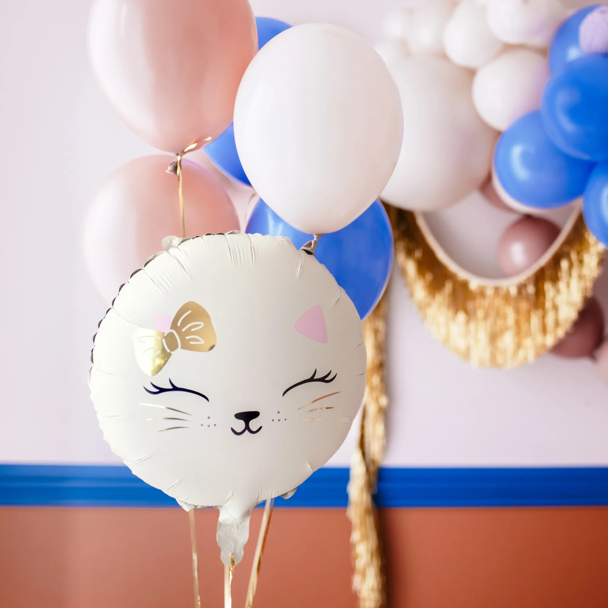 White Kitty Cat Face Balloon 14in