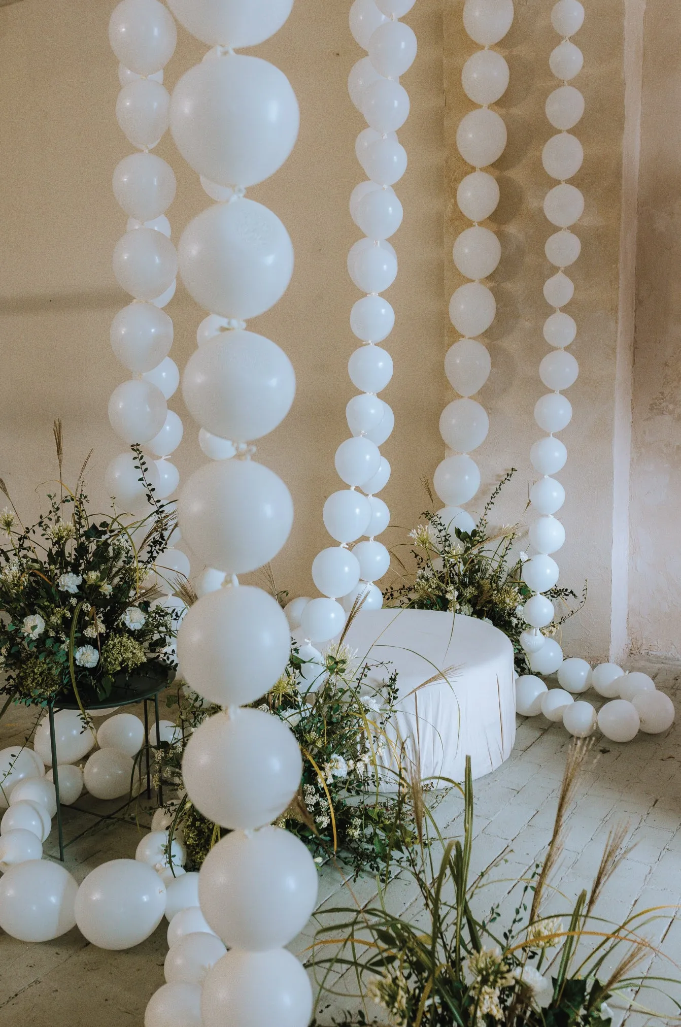 White Linking Latex Balloons 20ct