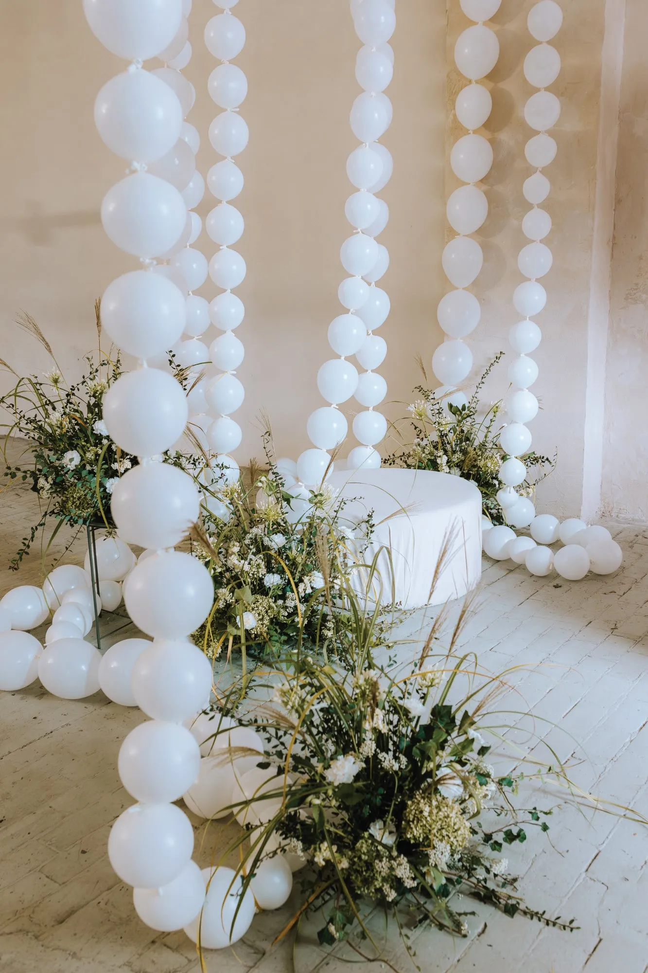 White Linking Latex Balloons 20ct